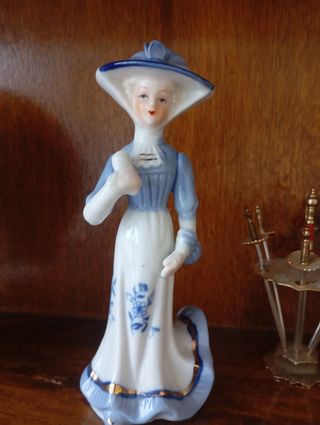 Figura porcelana pequeña
