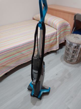 Aspiradora fregadora