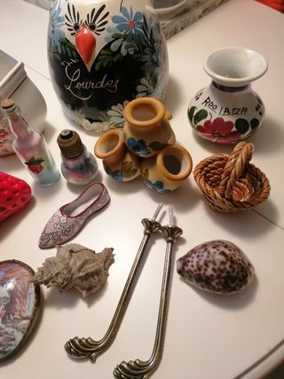 Lote jarrones y souvenirs