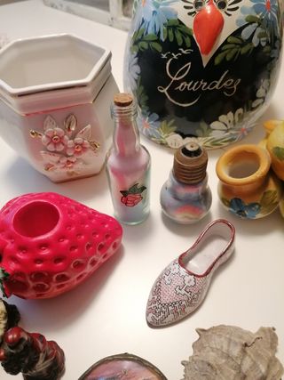 Lote jarrones y souvenirs