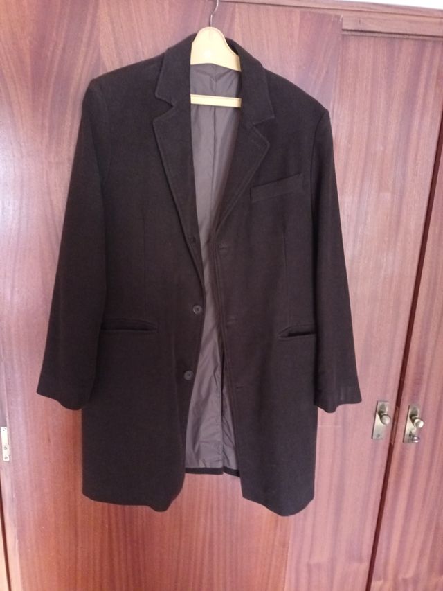 Chaquetón ante hombre.