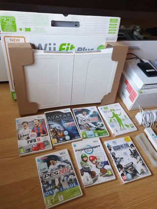 Wii con 80 juegos. 