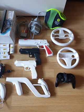 Wii con 80 juegos. 