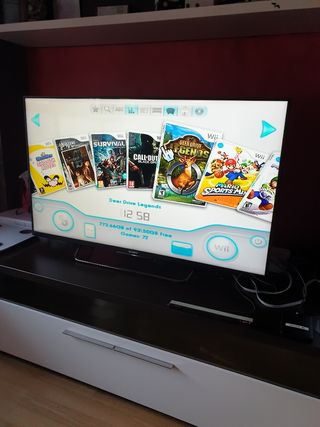 Wii con 80 juegos. 