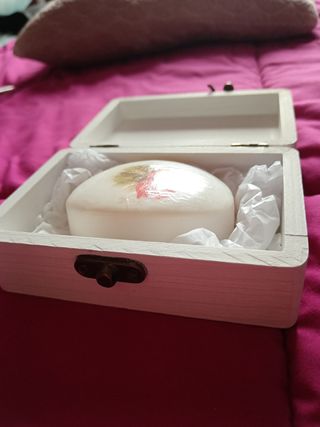 Caja de madera con jabón