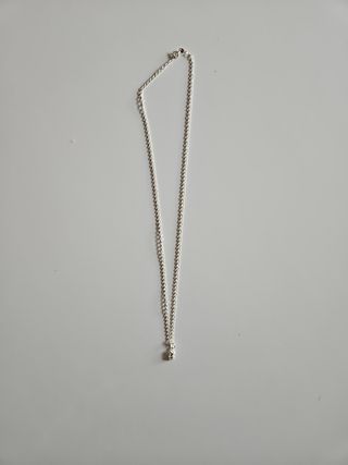 Cadena de plata con colgante 