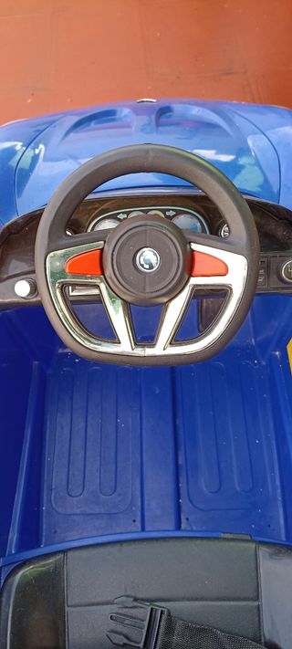 Coche infantil con mando a distancia