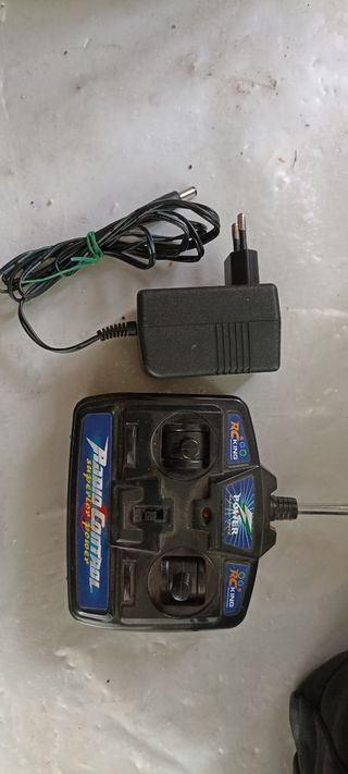 Coche infantil con mando a distancia