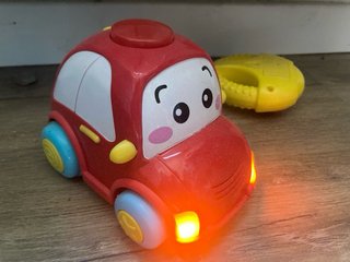 Coche teledirigido bebé