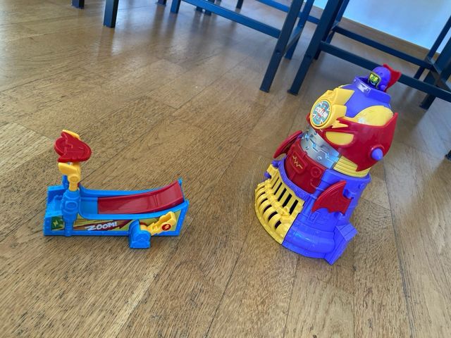 Superzings Power Tower Assault Adventure