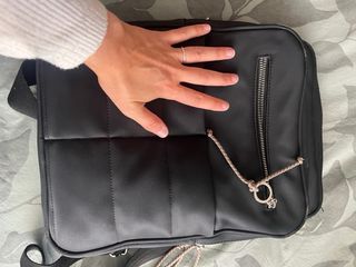 Mochila negra PARFOIS.