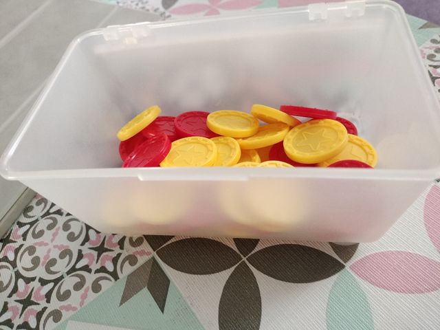 Juegos de mesa 3 y 4 en rayas.