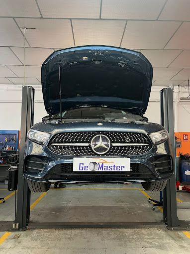 REPARACIÓN FURGONES Y FURGONETAS