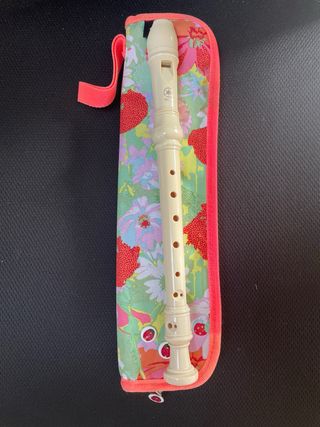 Flauta escolar Yamaha con estuche