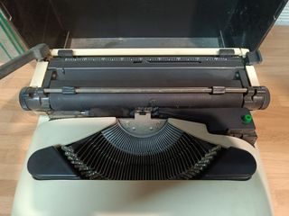 Olivetti Lettera 12