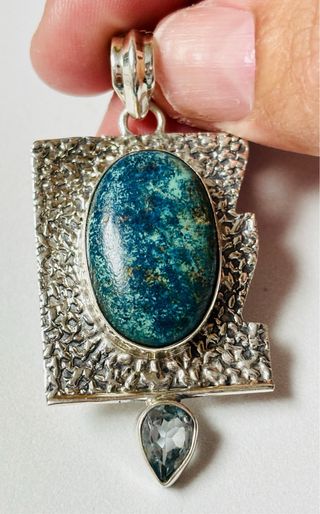 Colgante de crisocola con cadena en plata ley 925