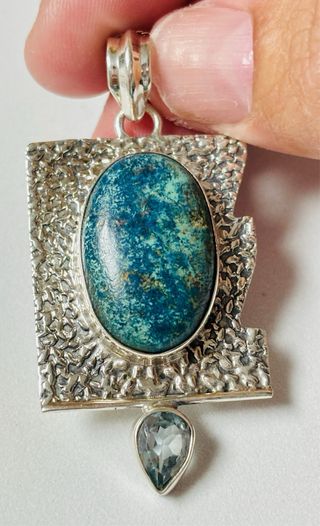 Colgante de crisocola con cadena en plata ley 925