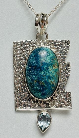 Colgante de crisocola con cadena en plata ley 925