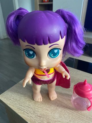 Muñeca superheroina bebe