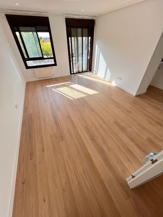 Tarima flotante laminado vinilo puertas