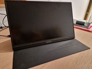 Pantalla Arzopa 15,6" con funda y cables!