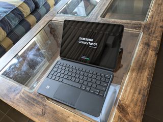 Samsung S7 11" con teclado samsung original.
