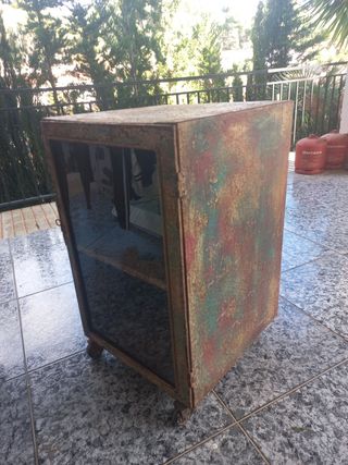 Armario metalico antiguo