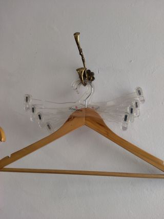 10 Perchas de madera