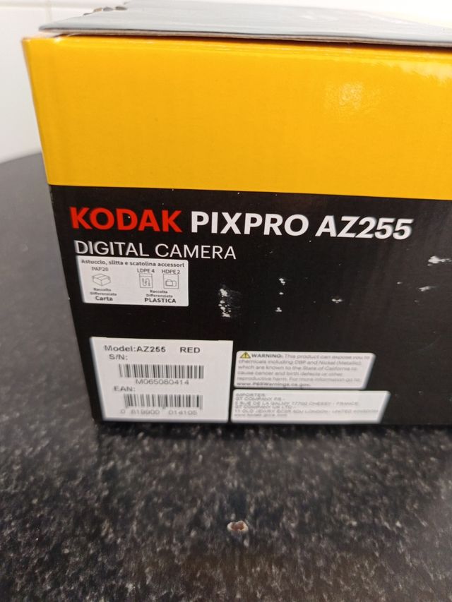 Cámara Kodak PixPro AZ255 granate