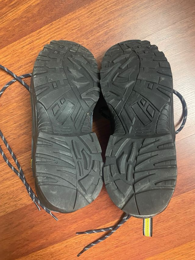 Botas treking McKinkey talla 37, impecables