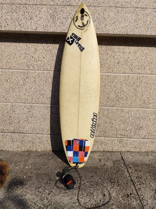 Vendo tabla de surf 5'6'' +funda