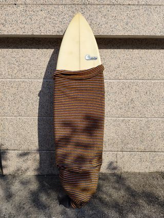 Vendo tabla de surf 5'6'' +funda