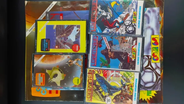 Lote 3 revistas y 5 cintas C64