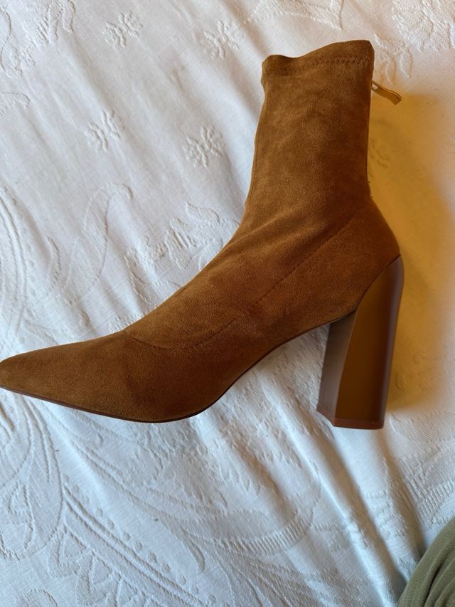 Botin camel oscuro tacon bloque talla 38 RAID 