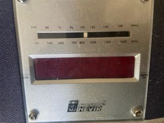 Radio con reloj y alarma