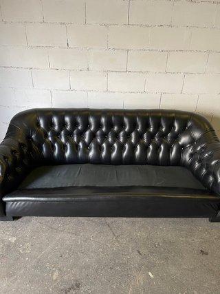 ✅sofa chester original de cuero en buen estado