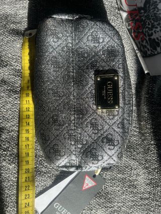 Neceser NUEVO GUESS