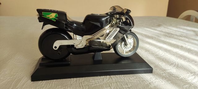 Antiguo reloj despertador, marca Contact