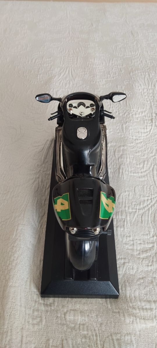 Antiguo reloj despertador, marca Contact