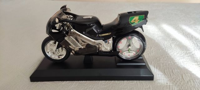 Antiguo reloj despertador, marca Contact