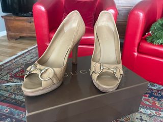 Zapatos de mujer con tacones (Gucci)