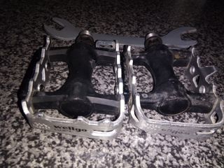 Pedales de aluminio como nuevos no envío