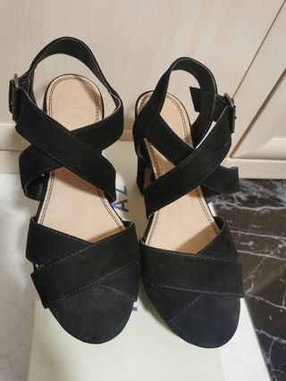Zapatos de tacón negros
