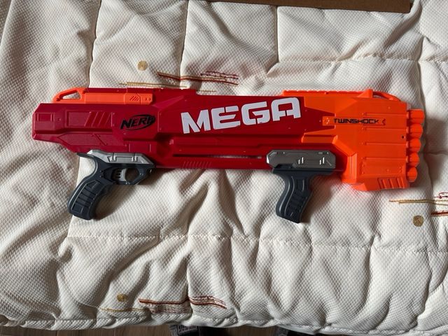 Pistola Nerf Mega Twinshock de segunda mano por 27 EUR en