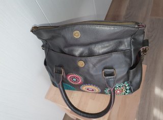 Borsa Desigual  nera a ricami multicolore