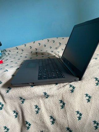 Laptop HP 255 G7 Monitor 15.6”