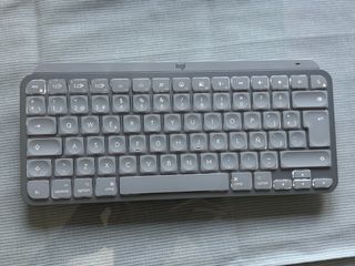 Teclado Logitech MX Keys Mini Max + REGALO Soporte