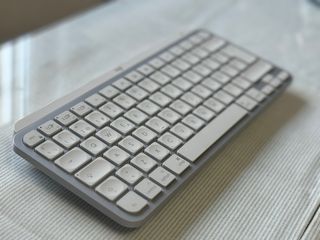 Teclado Logitech MX Keys Mini Max + REGALO Soporte