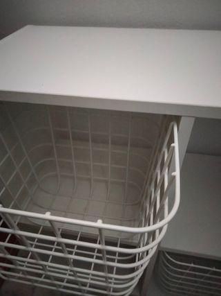 Mueble almacenaje y cestas