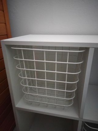 Mueble almacenaje y cestas